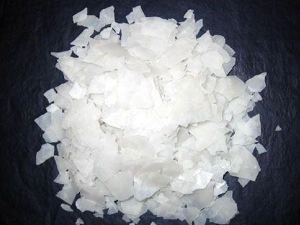 WHITE MAGNESIUM CHLORIDE FLAKE